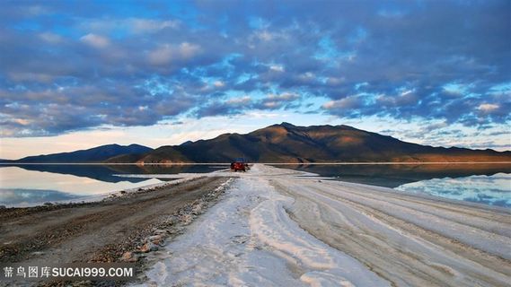 湖畔美景山脉壁纸