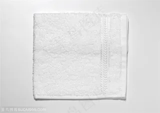 折叠好的白色毛巾特写