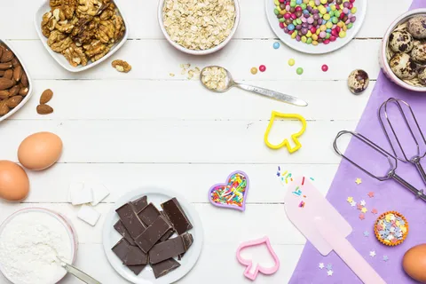 复活节做饼干烘焙或烹饪背景正上方视角