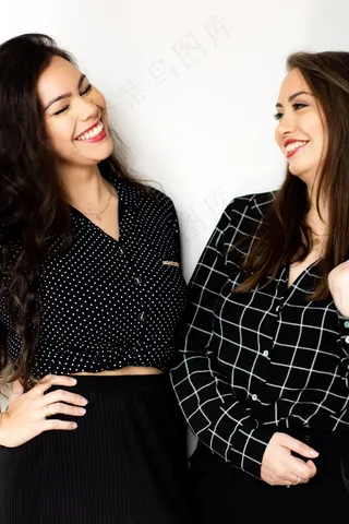 潮流时尚闺蜜写真图片