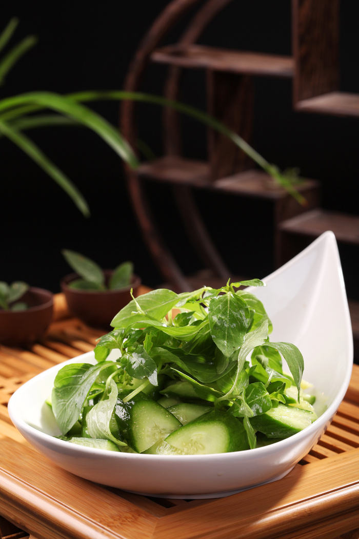 荆芥拍黄瓜 (1)