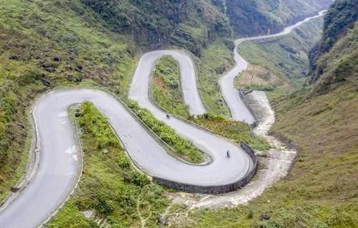 高山蜿蜒公路图片 高山蜿蜒公路图片