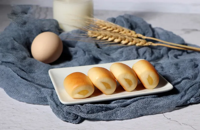 蛋糕店小蛋糕慕斯美食甜品图片