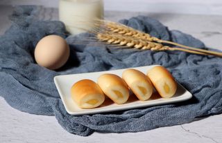 蛋糕店小蛋糕慕斯美食甜品图片