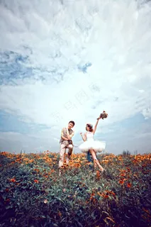 蓝天花海甜蜜恋人写真样片