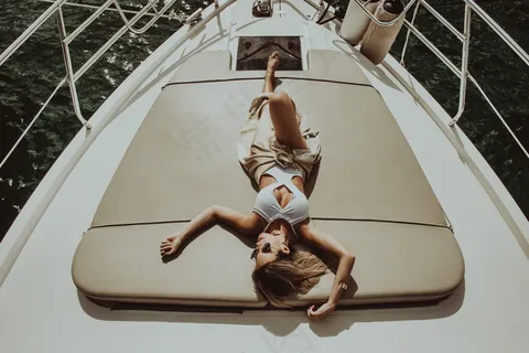 性感比基尼人体美女图片