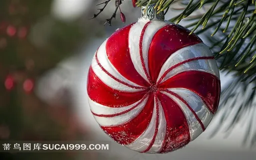 精美旋转线条圣诞球素材