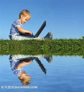 小孩儿童与笔记本图片素材