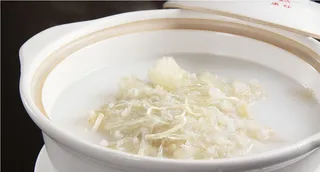 GY00210浓汤鸡煲翅3