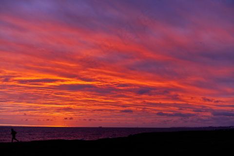 黄昏满天晚霞图片
