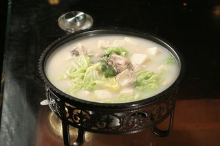 暖锅鲜鸡冻豆腐 25元