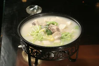 暖锅鲜鸡冻豆腐 25元