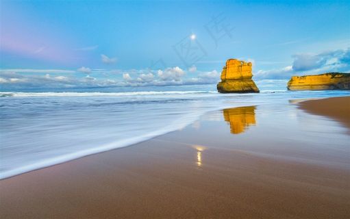高清唯美清新海边沙滩海浪风景图片