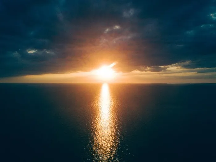 海面上的日出风景高清大图