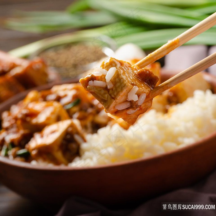 鸡块米饭摄影图片