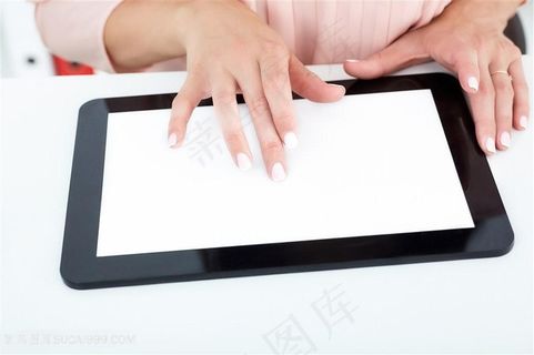 操作电脑的人物高清图片