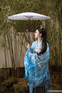 打着雨伞的古装美女少女艺术写真图片