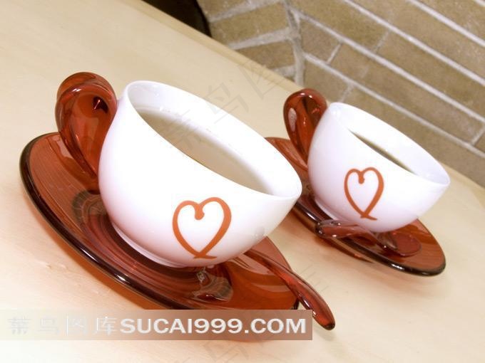 情侣咖啡杯高清摄影图片