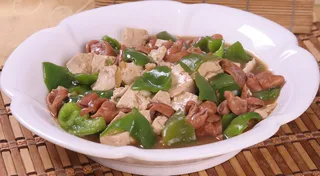 02 青椒豆腐炖肥肠 美食乡新店