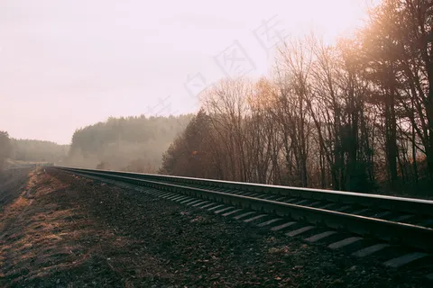 火车轨道风景图 火车轨道风景图