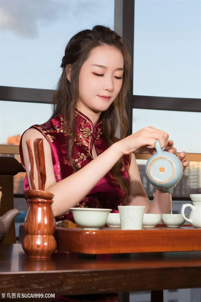 喝茶的高清气质美女杨暖图片