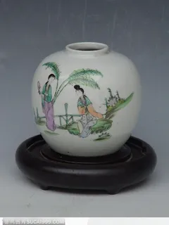 中华传统工艺-侍女花纹瓷瓶 中华传统工艺-侍女花纹瓷瓶