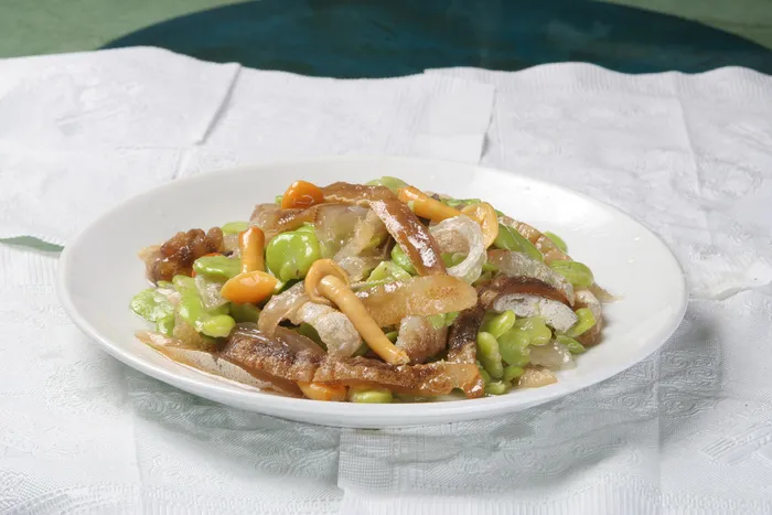 34 嫩蚕豆烧海参 范阳饺子海鲜城