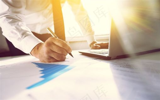 正在工作的工作人员素材图片