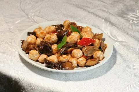 香菇烧鸡肉丸15元