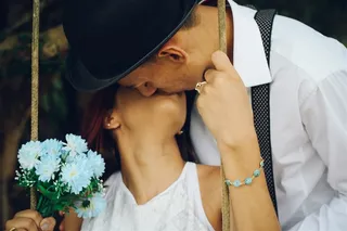 接吻的甜蜜恋人情侣高清图片