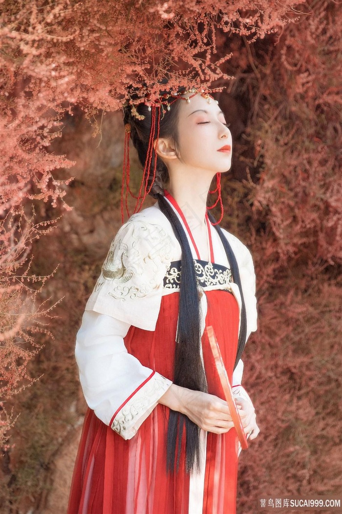 闭眼感受世间的古装汉服美女图片