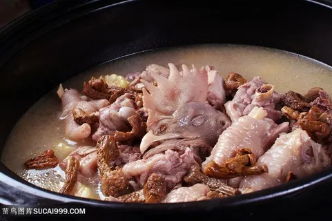 热干菌炖鸡的美食图片 热干菌炖鸡的美食图片