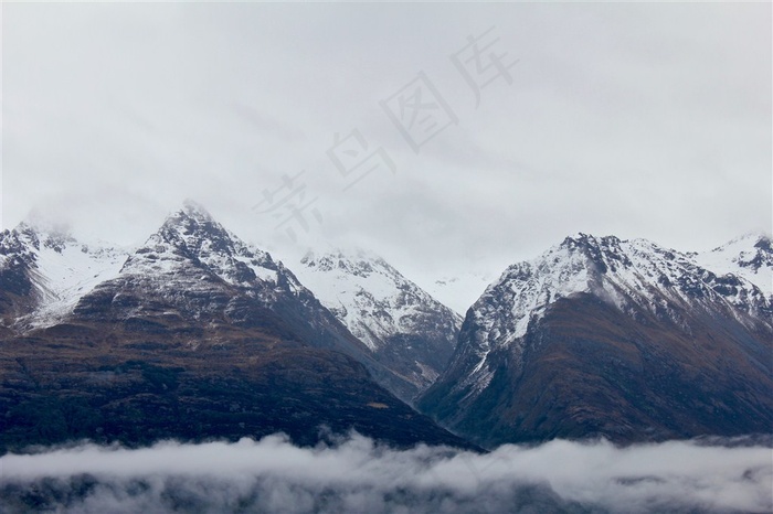 瑞士阿尔卑斯山风景图