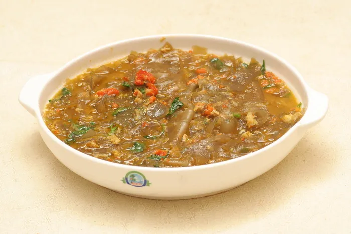 蟹黄炒粉皮98元。每例口味咸鲜