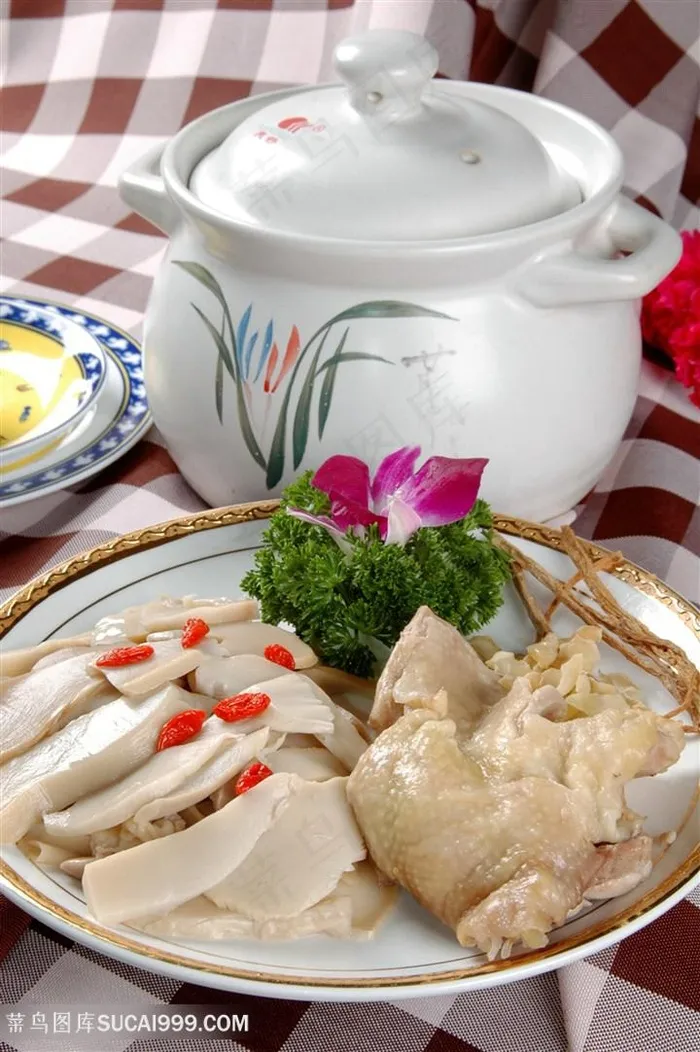 灵菇煲风干鸡