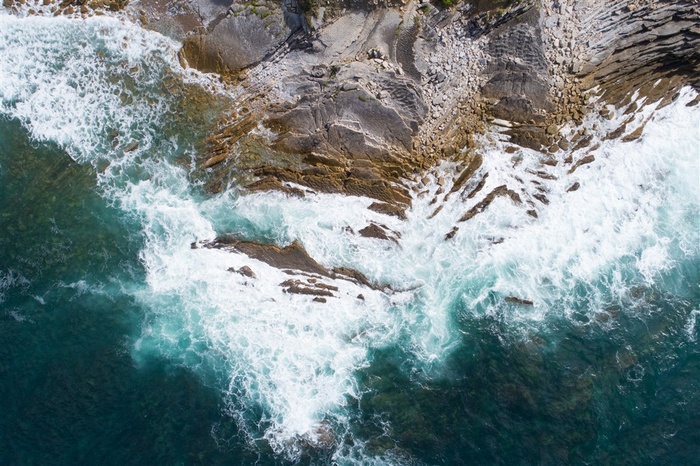 海峡海浪高清图片