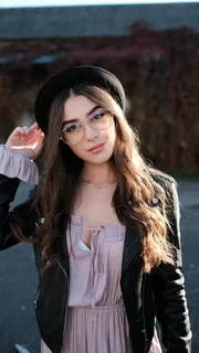 西装美女高清图片欣赏 西装美女高清图片欣赏