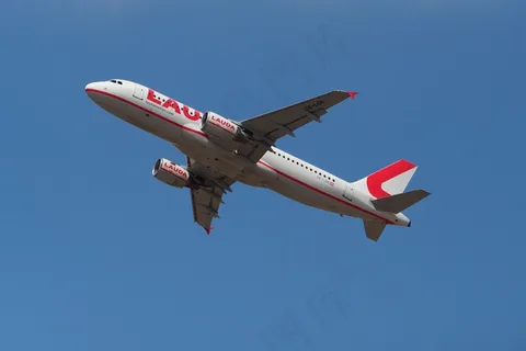 航空客机高飞图片 航空客机高飞图片
