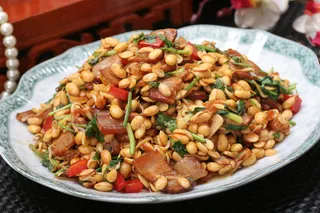 腌肉炒豆嘴12元