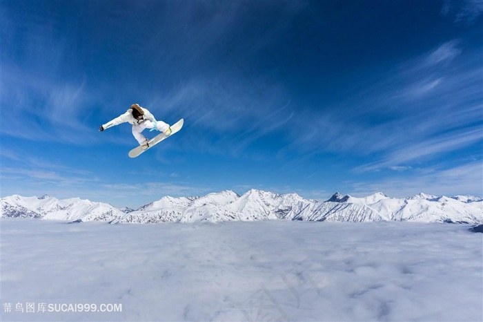 空中跳跃的滑雪人物高清图片