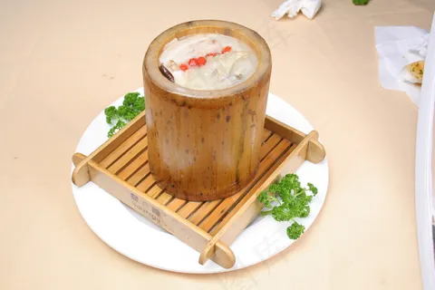 竹筒鲜菌肉  竹筒鲜菌肉