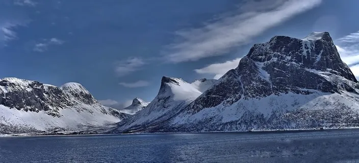 冬天山水背景风景 冬天山水背景风景
