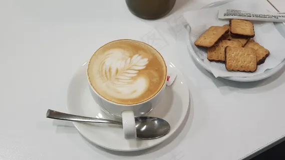 桌上咖啡饼干图片 桌上咖啡饼干图片