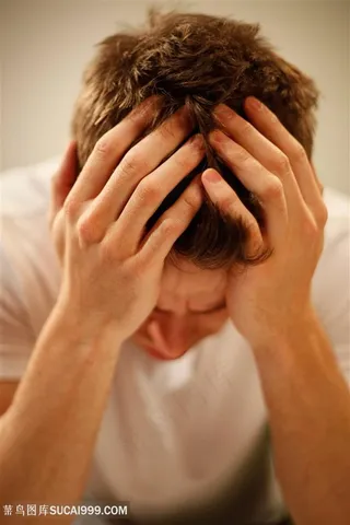 痛苦头疼欧美男人表情图片