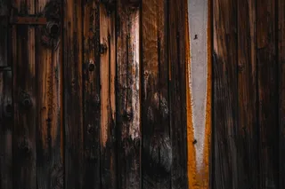 破旧烂木板图片