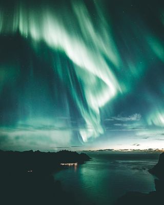 绿色极光壁纸图片