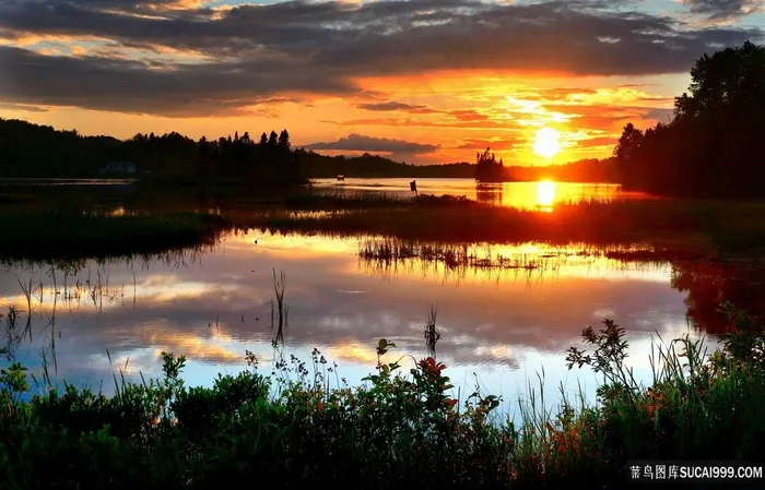 黄昏夕阳湖泊风光图片