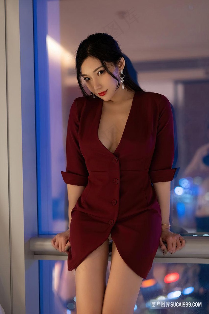 少妇熟女小狐狸真空上阵性感写真套图