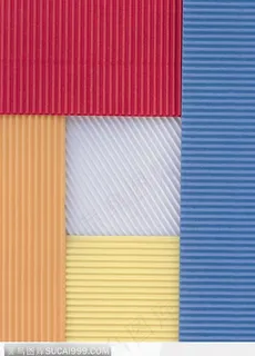 排放整齐的瓦楞纸