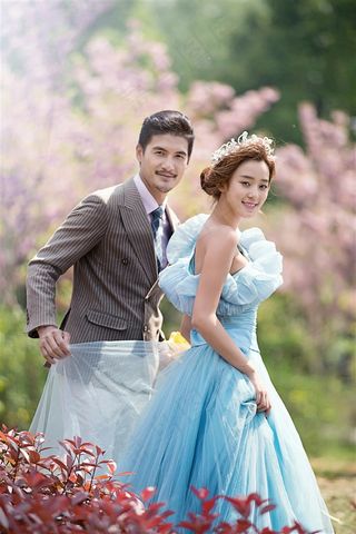 幸福恋人桃花园婚纱外拍图片